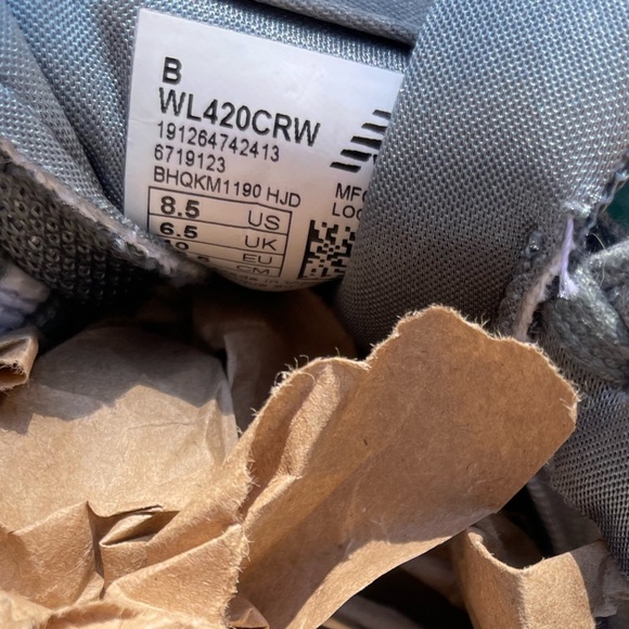 New Balance 420 olive/grey pre-owned - Picture 9 of 11